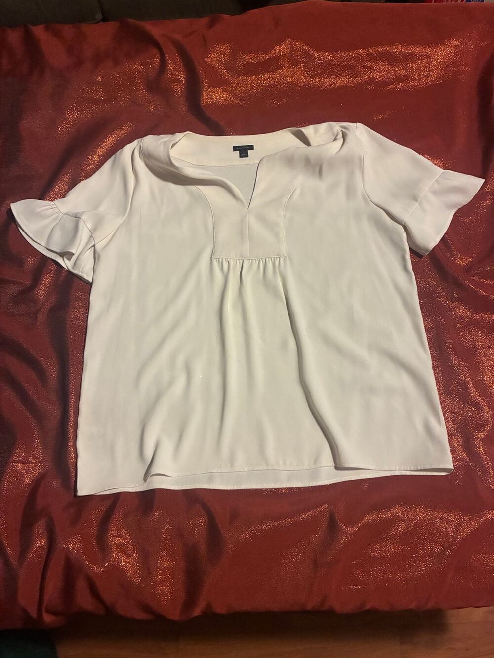 Ann Taylor Blouse Womens L Ivory Short Sleeve Notch Neck Ruffle Sleeve Top